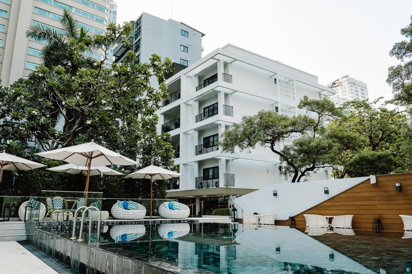 Floral Court Hotel & Residence Sukhumvit 13 방콕 외부 사진